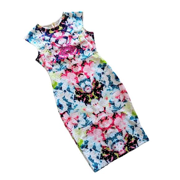 BISOU BISOU Dresses & Skirts - Bisou Bisou Colorful Floral Triangle Cutout Dress size 4